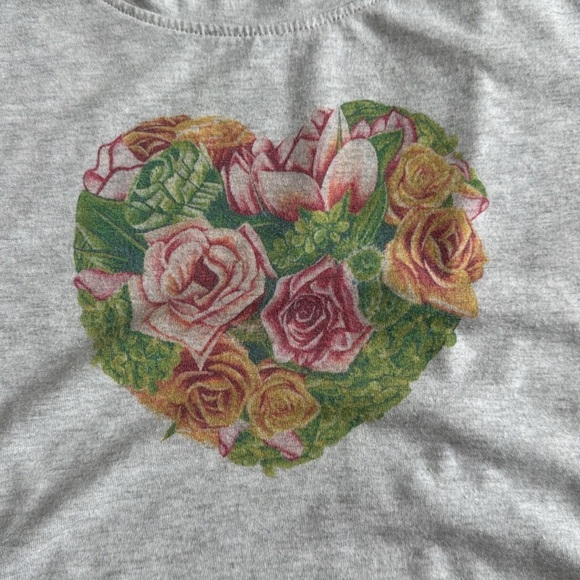 Cabi tee shirt. Women’s size large. Rose floral heart design. Like new! - Picture 2 of 5